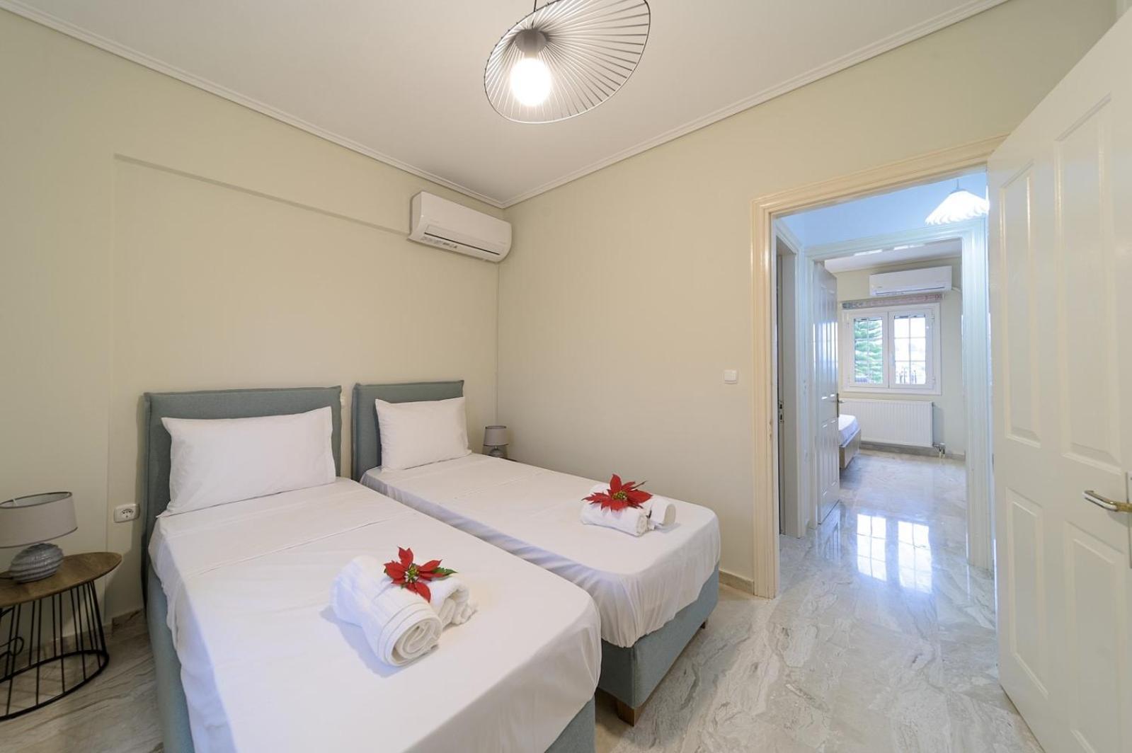 Spyros Perigiali Apartment